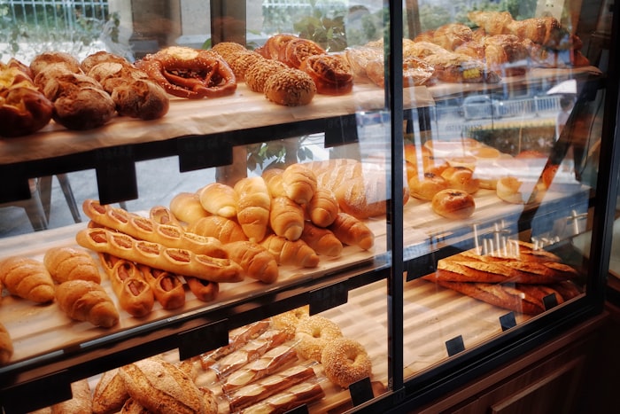 Viennoiseries en vitrine